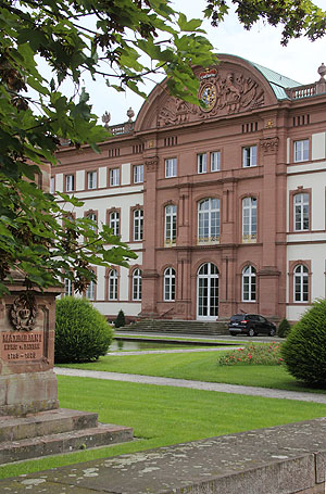Schloss Zweibrücken, Mittelbau
