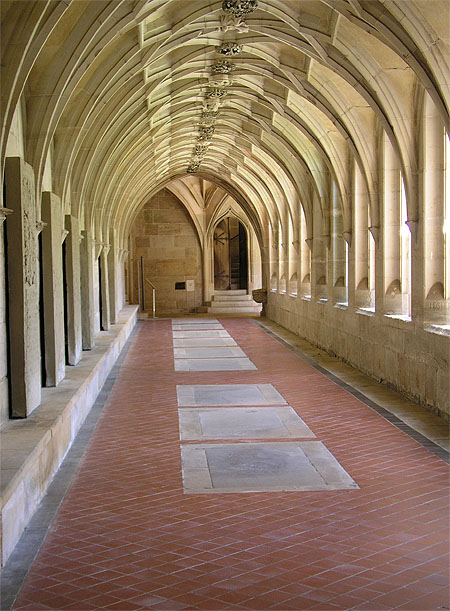 Romanischer Kreuzgang