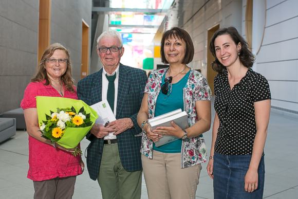 Im Mus&eacute;e d'Art Moderne et Contemporain, FR-Strasbourg: Bernadette Greyenbuhl (links) und Nunzia Battaglia (2.v.r), Passinhaberinnen aus Strasbourg // Erik Harremoes, Vize-Pr&auml;sident Museums-PASS-Mus&eacute;es (2.v.l) // H&eacute;lo&iuml;se Con&eacute;sa du MAMCS (rechts) // &copy; Museums-PASS-Mus&eacute;es // Foto: Thomas Kuchel