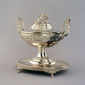 Ein Stück aus dem badischen Hofsilber in Schloss Mannheim (Foto SSG)