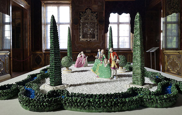 Das Nymphenburger Gartendessert - Tafelaufsatz aus Porzellan.