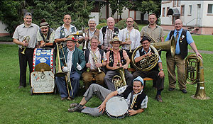 Die Homberle Bläch Bänd aus Steinach spielt im Rahmen des Festwochenendes im Freilichtmuseum Vogtsbauernhof am Samstag, 24. März, um 17 Uhr im Festzelt auf. Foto: Homberle Bläch Bänd 