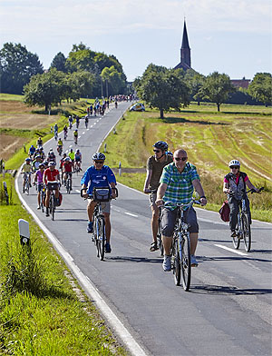 Radel- und Freizeitspaß verspricht der 20. Autofreie Sonntag am 4. August 2019. Die motorfreie Strecke wird zwischen Tauberbischofsheim, Werbach, Wertheim und Freudenberg am Main eingerichtet. Foto: TLT/Peter Frischmuth
