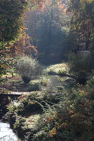Blick vom Wasserkastell auf den Bach