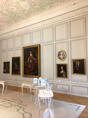 Schloss Mannheim, Porträtserie im Raum der Hofmusik. Foto: kulturer.be