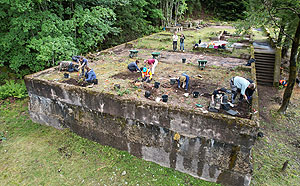 Eines der Grabungsareale im ehemaligen Konzentrationslager Natzweiler-Struthof. Foto: Archéologie Alsace