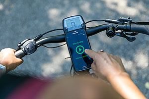 Mit der BikeQuality-App von Salzburg Research wurden Erschütterungen entlang der Radkorridore in die Stadt Salzburg erfasst. © Salzburg Research/wildbild-Herbert Rohrer