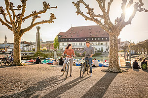 Leihstation für Fahrräder und Boote am Konstanzer Stadtgarten. Foto: MTK / Dagmar Schwelle.