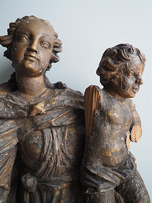 Madonna mit Kind, Holz, Bemalungs- und Vergoldungsfragmente, 18. Jahrhundert. 