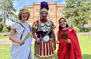 Colombischlössle-Fest. Freier Eintritt im römischen Kostüm. Foto Johannes Gier.