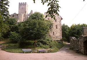 Burg Rötteln, Zugangsbereich. Foto: kulturer.be