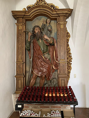 Relief mit Darstellung des Heiligen Christophorus als Christusträger in der Klosterkirche Schussenried. Foto: Joachim Moll, ssg