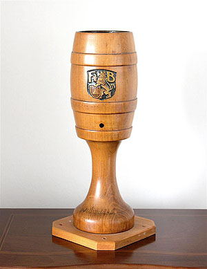 handgefertigter Holzpokal aus dem ehemaligen Frankenthaler Brauhaus