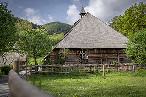 Ganz aus Holz gebaut: Der Hippenseppenhof